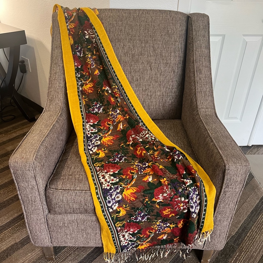 Warm scarf by Chocol raffin